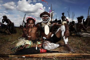 وحشتناک ترین آدم خواران زمان ما قبیله یالی در گینه نو هستند (5 عکس) آیا الان قبایل آدمخوار وجود دارند