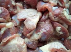 Пилешки стомаси в заквасена сметана: рецепта със снимки